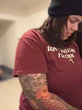 Snapshot of miacanela_xo chatting on 11.30.25 miacanela xo online show from 11.30.25