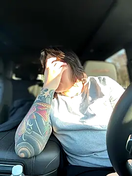 Snapshot of miacanela_xo chatting on 12.22.25 miacanela xo online show from 12.22.25