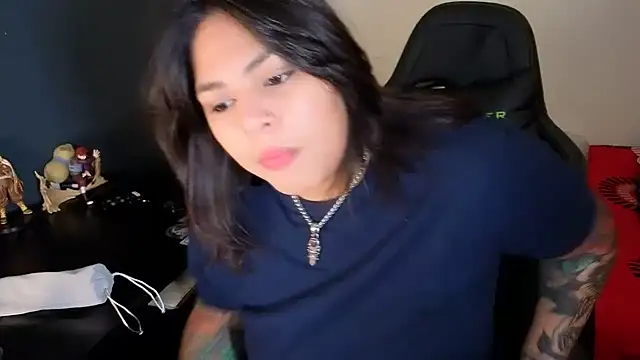 Snapshot of miacanela_xo chatting on 04.22.26 miacanela xo online show from 04.22.26