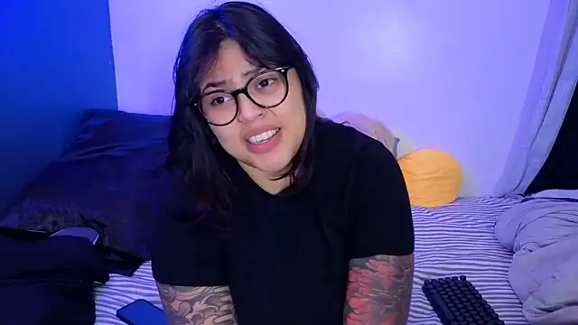 Snapshot of miacanela_xo chatting on 05.23.26 miacanela xo online show from 05.23.26
