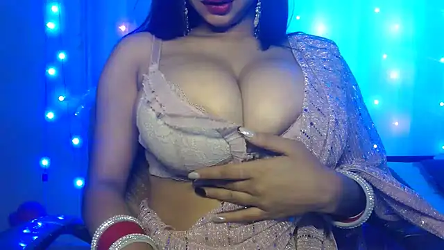 Snapshot of Naughty_nikkii chatting on 03.08.25 Naughty nikkii online show from 03.08.25