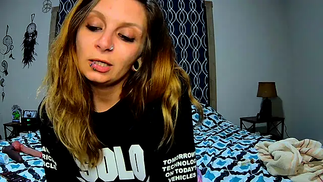 Snapshot of ZeelaXoXo chatting on 03.20.25 ZeelaXoXo online show from 03.20.25