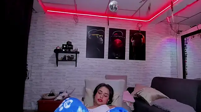 Kimmymadison- online show from 01.18.25