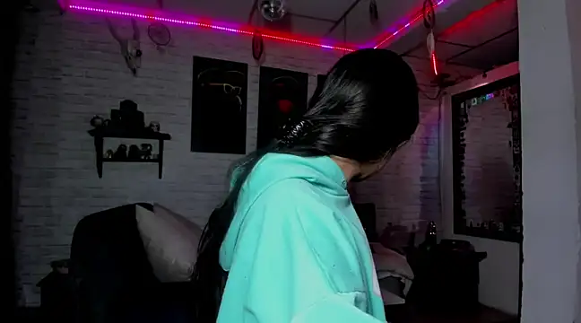 Kimmymadison- online show from 02.11.25