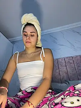 Snapshot of Kimmymadison- chatting on 07.18.26 Kimmymadison- online show from 07.18.26