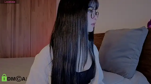 Snapshot of Roxxy_mora chatting on 07.14.26 Roxxy mora online show from 07.14.26