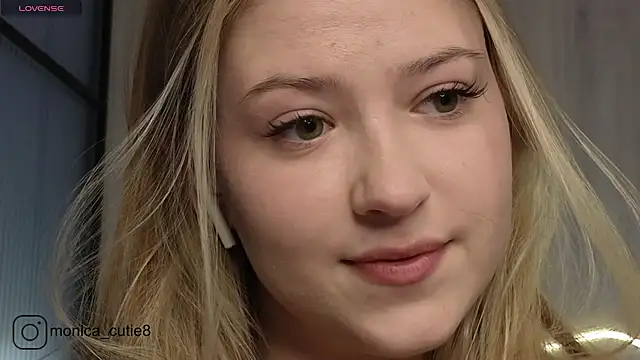 Monikacutie online show from 12.29.24