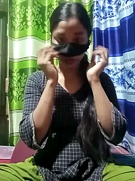 Snapshot of Aruyeshi- chatting on 02.19.25 Aruyeshi- online show from 02.19.25