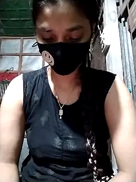 Snapshot of Aruyeshi- chatting on 10.02.25 Aruyeshi- online show from 10.02.25