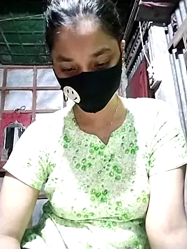 Snapshot of Aruyeshi- chatting on 10.07.25 Aruyeshi- online show from 10.07.25