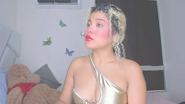 sofiacastillo01 online show from 04.16.26