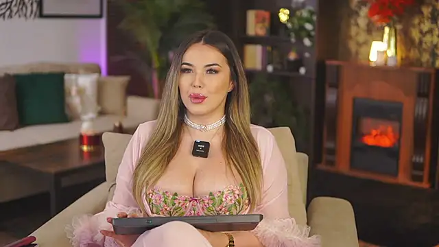 EvaSunderland online show from 01.12.25