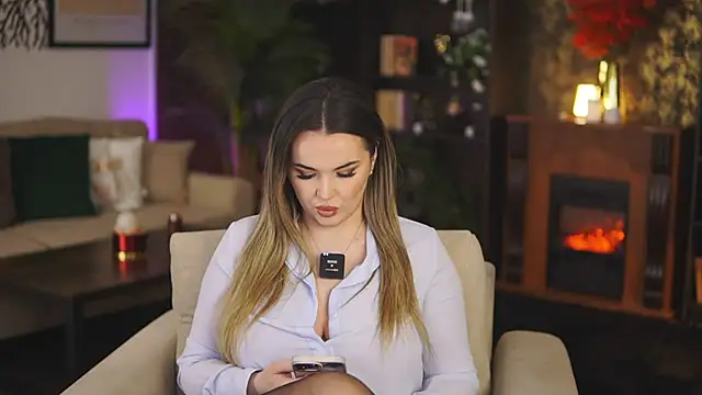 EvaSunderland online show from 01.13.25