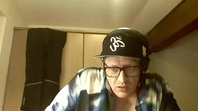 Bigthroaterboy online show from 12.10.24