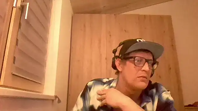 Bigthroaterboy online show from 01.11.25