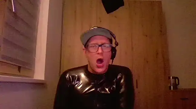 Bigthroaterboy online show from 02.16.25