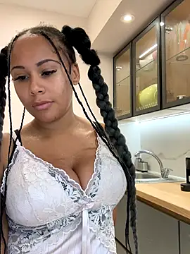 HaileyDiana online show from 11.24.25