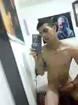 Snapshot of Restrepo300 chatting on 12.11.24 Restrepo300 online show from 12.11.24