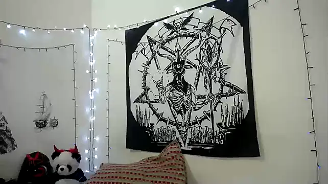 Snapshot of lili_peach chatting on 01.11.25 lili peach online show from 01.11.25