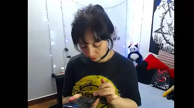 Snapshot of lili_peach chatting on 01.26.25 lili peach online show from 01.26.25