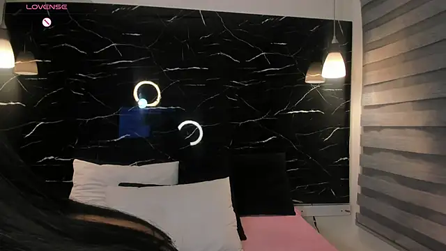 ANTONELLA  ROUSE  online show from 02.21.25