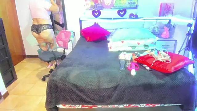 karenmilf 4 online show from 12.21.24