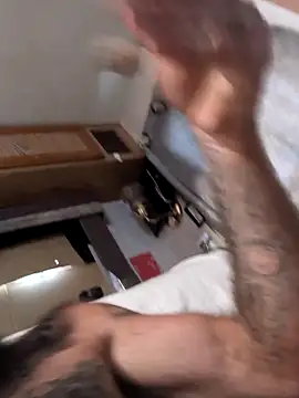 Snapshot of WilldoPita chatting on 09.28.25 WilldoPita online show from 09.28.25