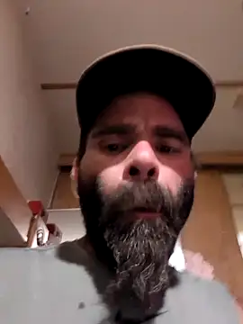 Snapshot of WilldoPita chatting on 10.21.25 WilldoPita online show from 10.21.25