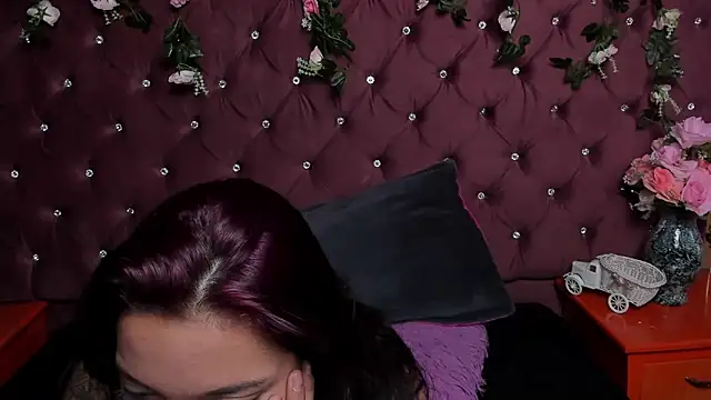 Snapshot of MaddyHudson chatting on 01.11.25 MaddyHudson online show from 01.11.25