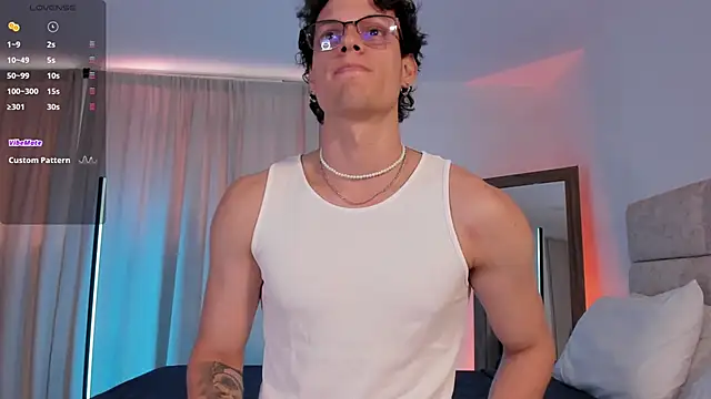 Snapshot of troy_palmer chatting on 11.10.25 troy palmer online show from 11.10.25