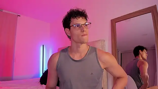 Snapshot of troy_palmer chatting on 03.25.26 troy palmer online show from 03.25.26