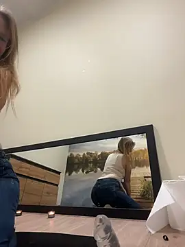 Snapshot of Vanilladreams chatting on 02.16.26 Vanilladreams online show from 02.16.26