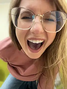 Snapshot of Vanilladreams chatting on 04.09.26 Vanilladreams online show from 04.09.26