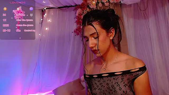 sofiaa grey  online show from 03.04.25