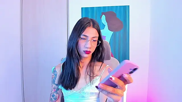 Snapshot of sofiaa_grey_ chatting on 04.22.26 sofiaa grey online show from 04.22.26