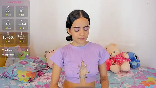 Snapshot of emilyclay_1 chatting on 09.28.25 emilyclay 1 online show from 09.28.25