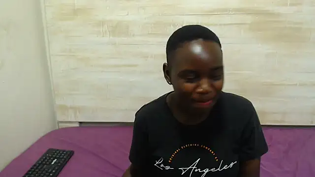 Snapshot of KINKYBLACKDOLL chatting on 12.16.24 KINKYBLACKDOLL online show from 12.16.24