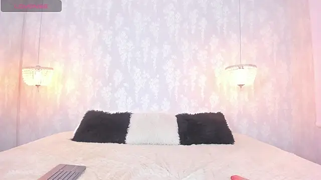 leigh-angels online show from 11.09.25