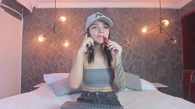 leigh-angels online show from 12.13.25