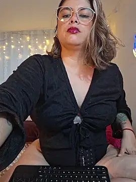 Juliietha servas online show from 03.23.26