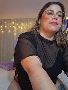 Snapshot of Juliietha_servas chatting on 05.19.26 Juliietha servas online show from 05.19.26