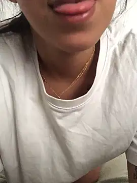 Snapshot of CharruaJuli chatting on 10.28.25 CharruaJuli online show from 10.28.25