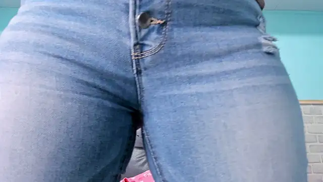 Snapshot of emily_hunter12 chatting on 09.13.25 emily hunter12 online show from 09.13.25