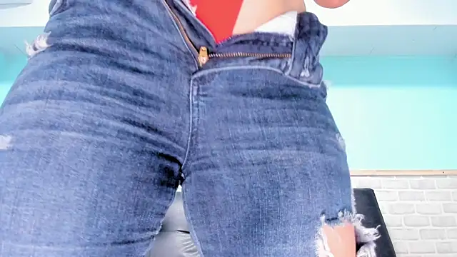 Snapshot of emily_hunter12 chatting on 09.29.25 emily hunter12 online show from 09.29.25