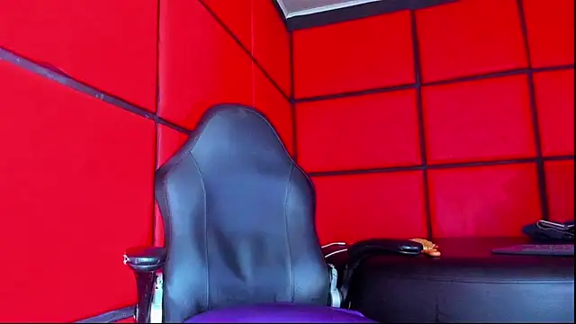 Snapshot of Haileybieberr chatting on 02.15.26 Haileybieberr online show from 02.15.26