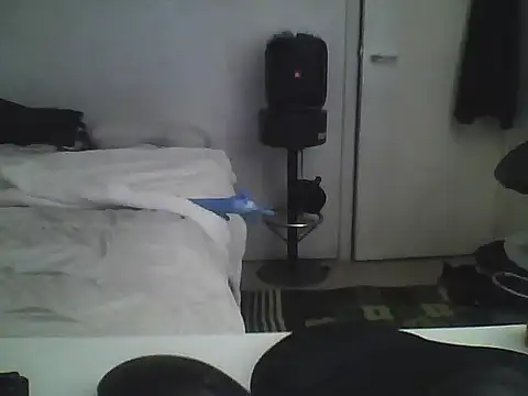 Snapshot of oopsxx chatting on 01.18.25 oopsxx online show from 01.18.25