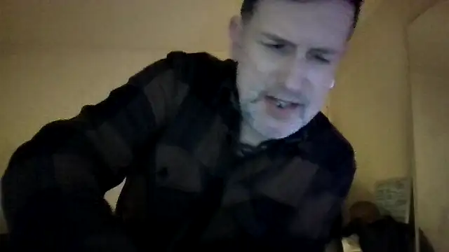 Snapshot of oopsxx chatting on 01.29.25 oopsxx online show from 01.29.25