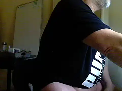 Snapshot of oopsxx chatting on 02.27.25 oopsxx online show from 02.27.25