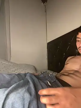 Snapshot of tom_thick chatting on 01.27.25 tom thick online show from 01.27.25