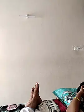 AUNTY1984 online show from 09.16.25